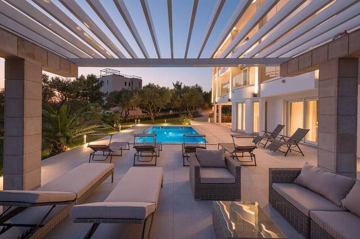 Ferienwohnung für 4 Personen, mit Whirlpool und Balkon sowie Pool und Garten - 1