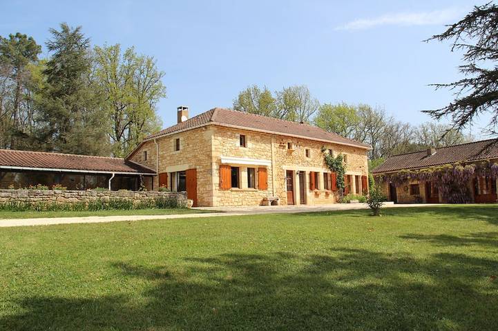 Location de vacances pour 10 personnes, avec jardin à Montcabrier