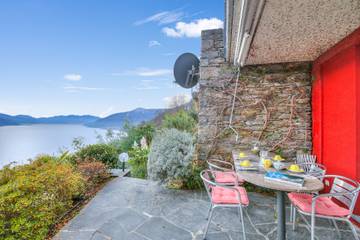 Ferienwohnung für 3 Personen, mit Terrasse und Seeblick, kinderfreundlich in Brissago