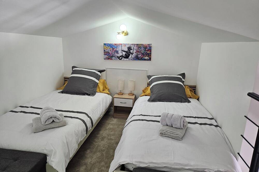 Ideal family home in a charming Provencal village in Puget-Ville, Toulon region