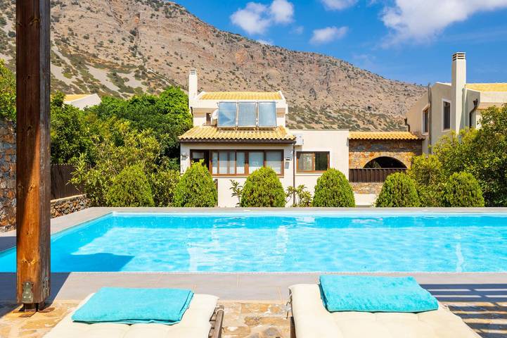 Location de vacances pour 8 personnes, avec vue sur l’océan et jardin à Agios Nikolaos - 4