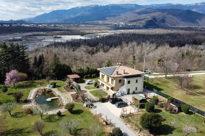 Location de vacances pour 5 personnes, avec jardin et vue à Valdobbiadene