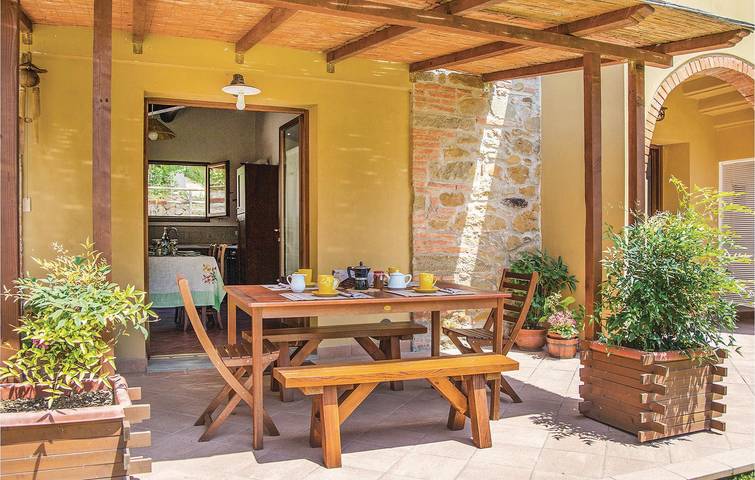 Cozy 2BR Apt avec parking, piscine et jardin à Vaggio. in Reggello, Valdarno