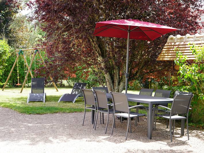 Casa renovada cerca de Guédelon, 3 habitaciones, jardín con juegos, cerca de tiendas in Levis, Auxerre region