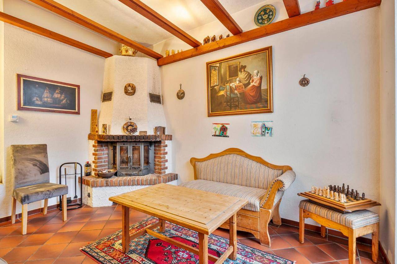 Four-Bedroom House in Hürth, Rhein-Erft-Kreis