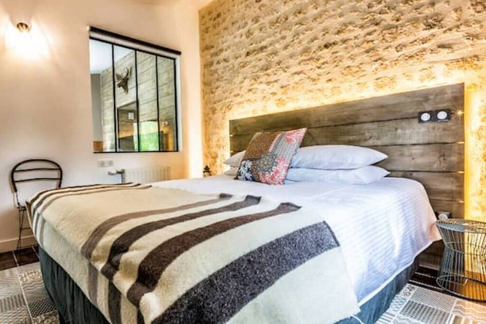 \"Le Caribou ***** \" Gîte champêtre pour 4 personnes en campagne charentaise in Landrais, Région de Rochefort