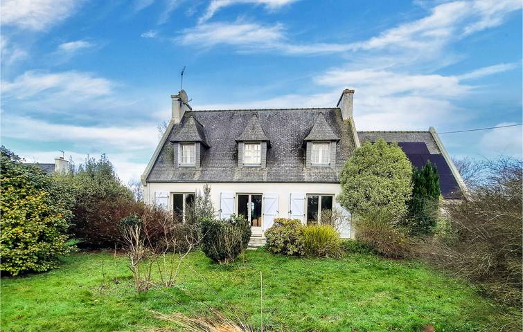 Location de vacances pour 8 personnes, avec terrasse et jardin à Plougasnou - 2