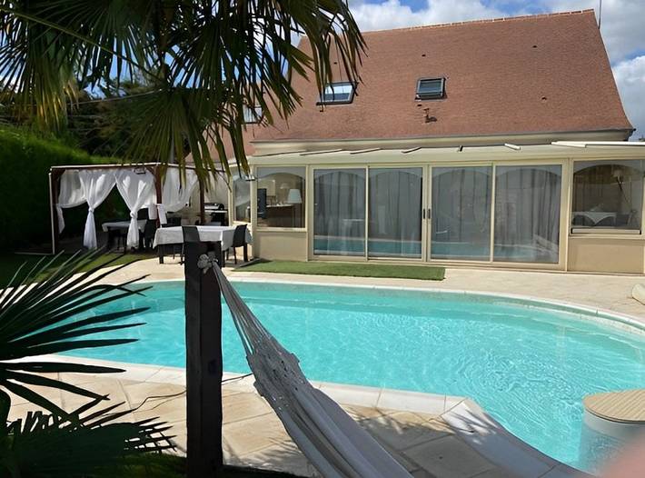 Chambre d’hôte pour 4 personnes, avec Terrasse ainsi que Jardin et Piscine