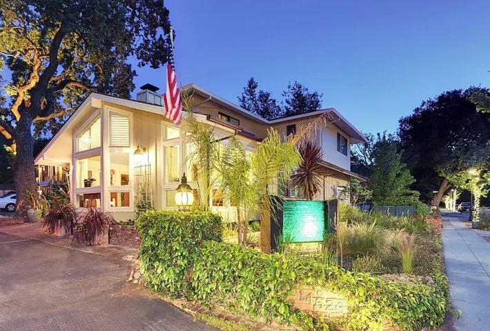 Hotel para 4 personas, con jardín - 1