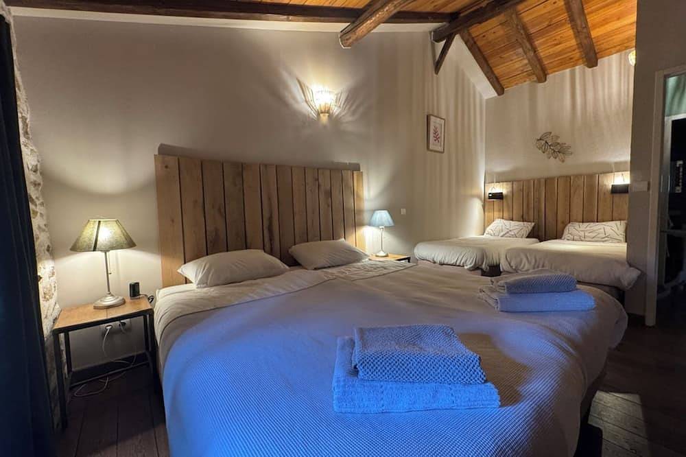 Gîte \"L'Epardeau\" - Duplex 2 Chambres (n°6) in Rouzède, Charente