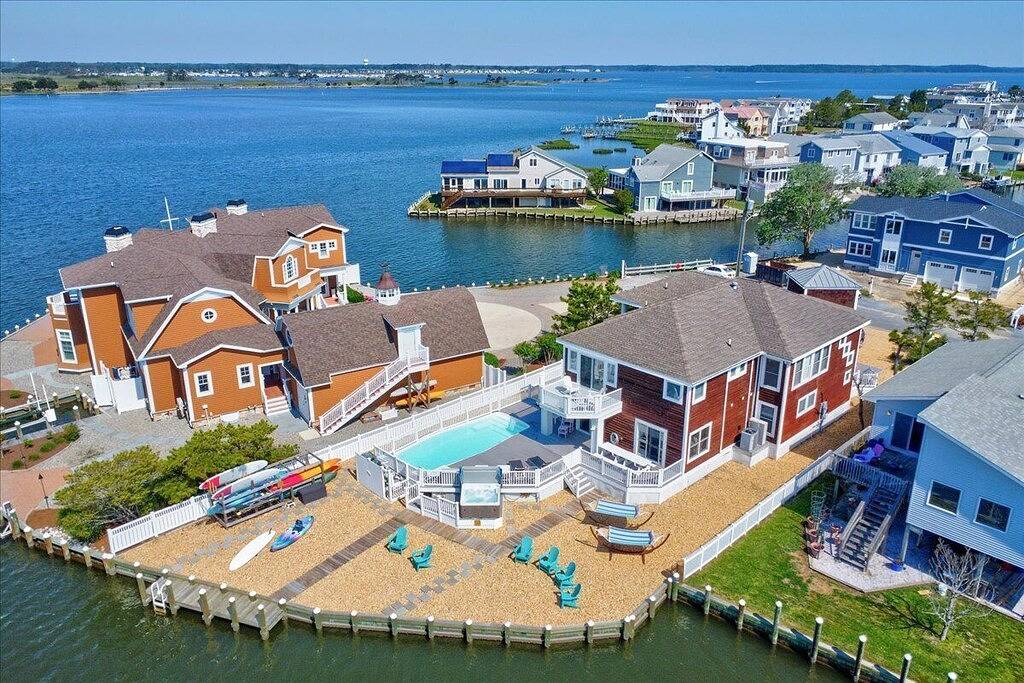 The Sunset House, Bayfront home with many amenities in Fenwick Island, Sussex County (Delaware)