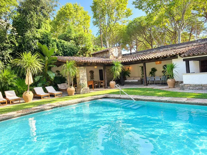 Chalet para 10 personas, con jardín además de piscina y vistas - 1