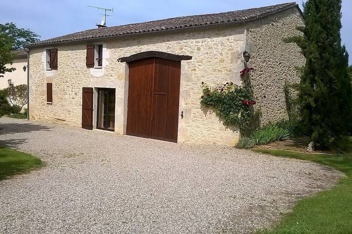 Chambre d’hôte pour 4 personnes, avec piscine et jardin à Sauveterre-de-Guyenne
