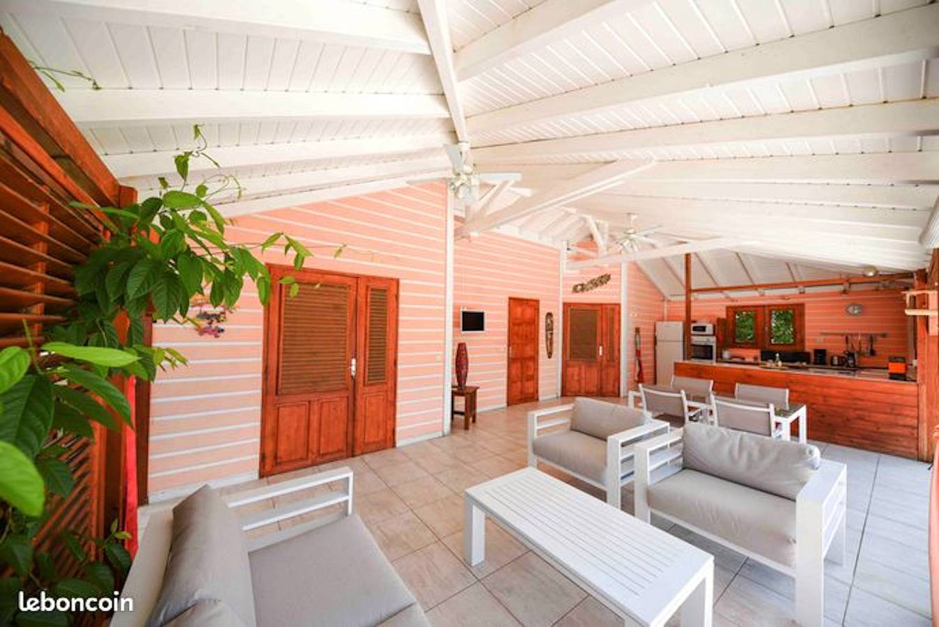 Haus am Meer in Pointe-Noire mit Gemeinschaftspool in Pointe-Noire, Guadeloupe