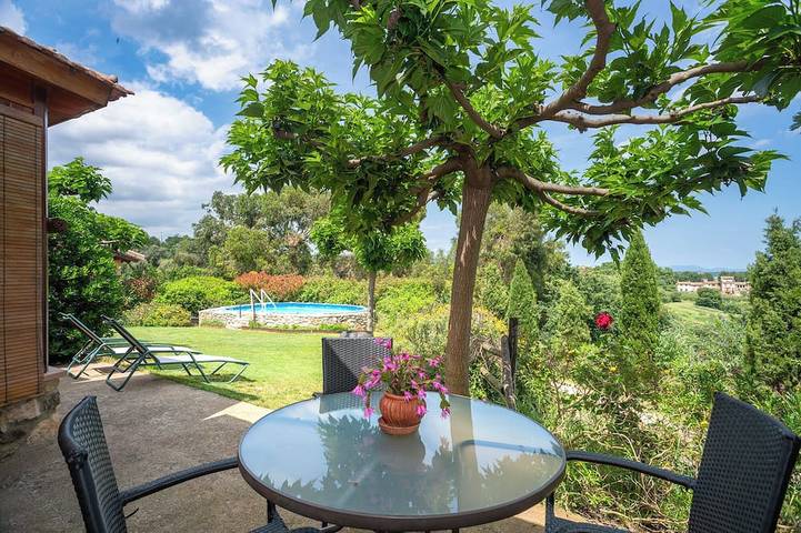 Cottage for 6 people, with garden and pool - 1