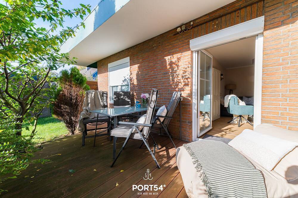 Ganze Wohnung, Deck 3 - Ferienwohnung im Eg mit Terrasse, Hunde sind willkommen! in Büsum, Dithmarschen