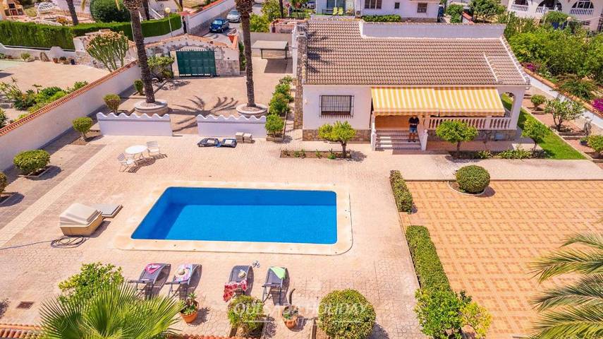 Chalet para 8 personas, con balcón y jardín además de piscina y vistas en Ciudad Quesada