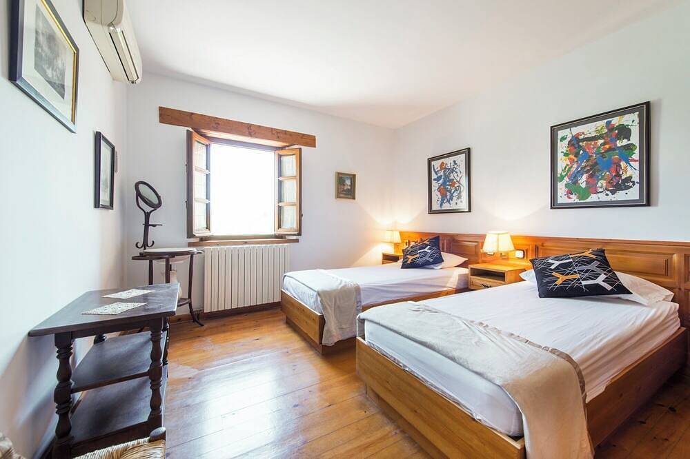 Villa mit Pool, in der Nähe von Sitges und Barcelona. Naturpark Weintourismus in Alt Penedès, Penedes DO