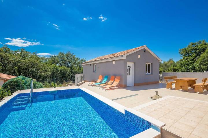 Ferienwohnung für 4 Personen, mit Terrasse und Pool sowie Balkon/Terrasse - 1