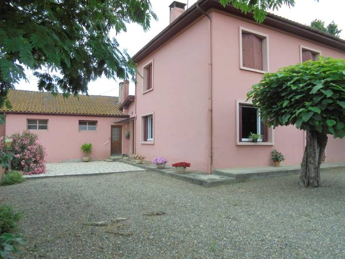 Chambre d’hôte pour 3 personnes, avec Jardin et Vue dans Réans