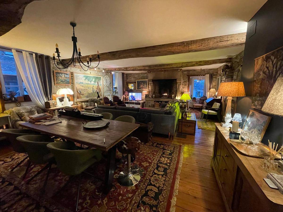 Appartement entier, Appartement de 1634 avec balcon au sud sur jardin en plein cœur historique in Tréguier, Côte de Granit Rose
