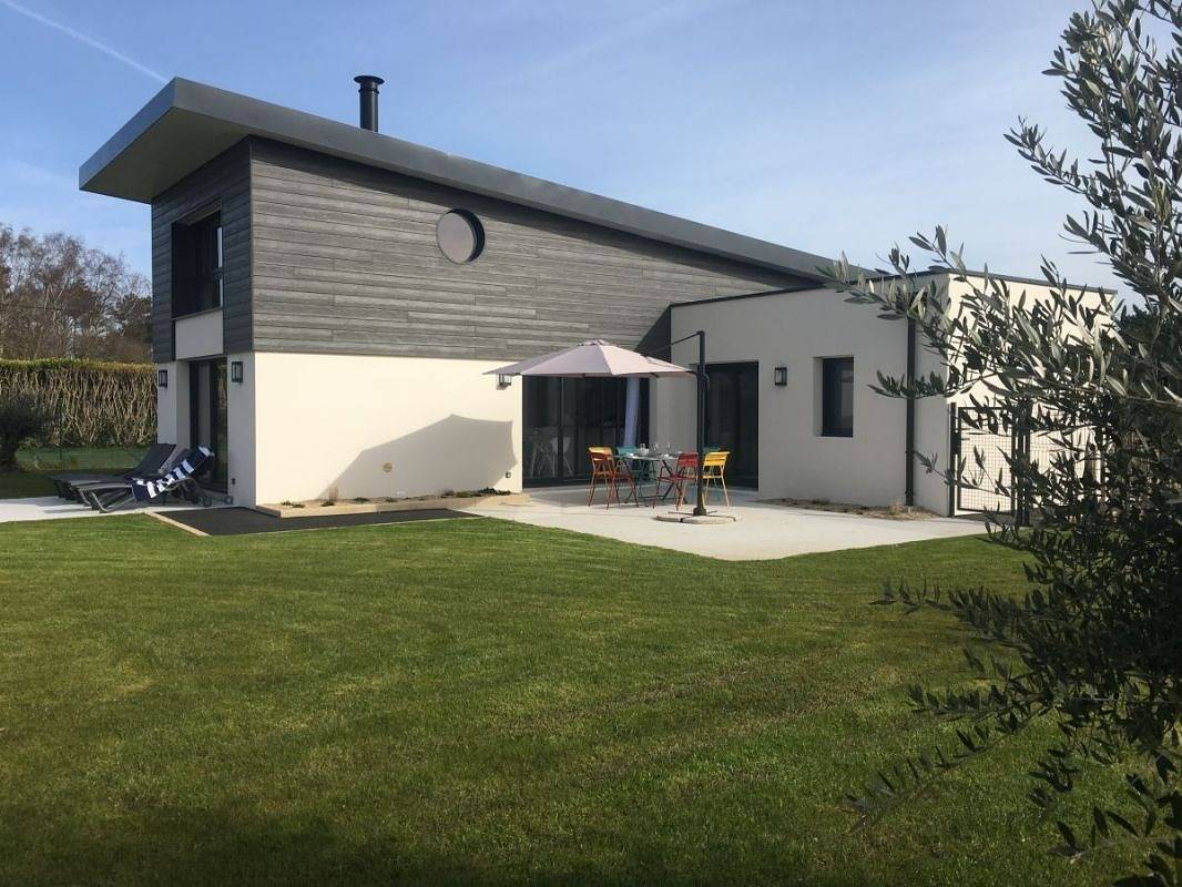 Les Herbes Folles in Trégastel, Pink Granite Coast