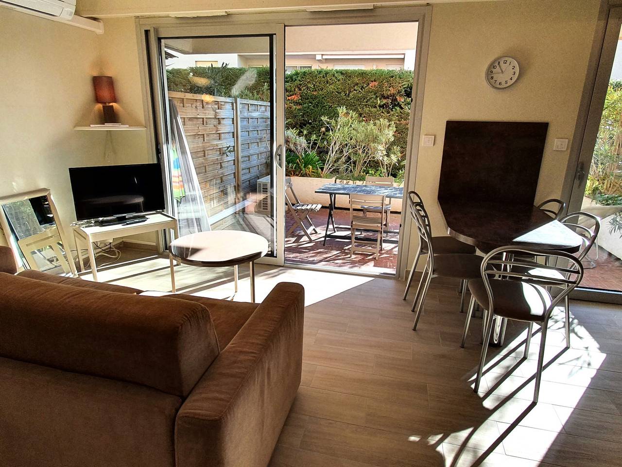 Apartamento entero, Estudio climatizado con aparcamiento, 4 pers, centro de Sainte-Maxime in Sainte-Maxime, Region de Draguignan