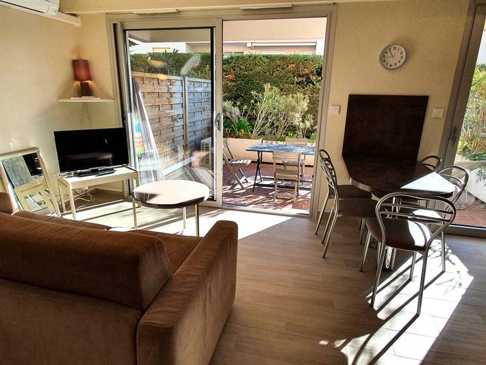 Appartement entier, Studio climatisé avec parking, 4 pers, centre Sainte-Maxime in Sainte-Maxime, Côte méditerranéenne (France)