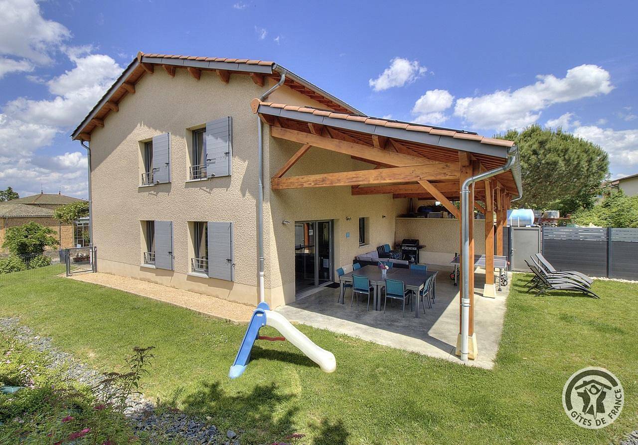 Gîte l'Amandier in Salles-Arbuissonnas-en-Beaujolais, Beaujolais