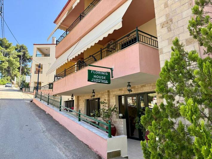Appart’hôtel pour 2 personnes, avec Balcon et Terrasse ainsi que Jardin et Vue