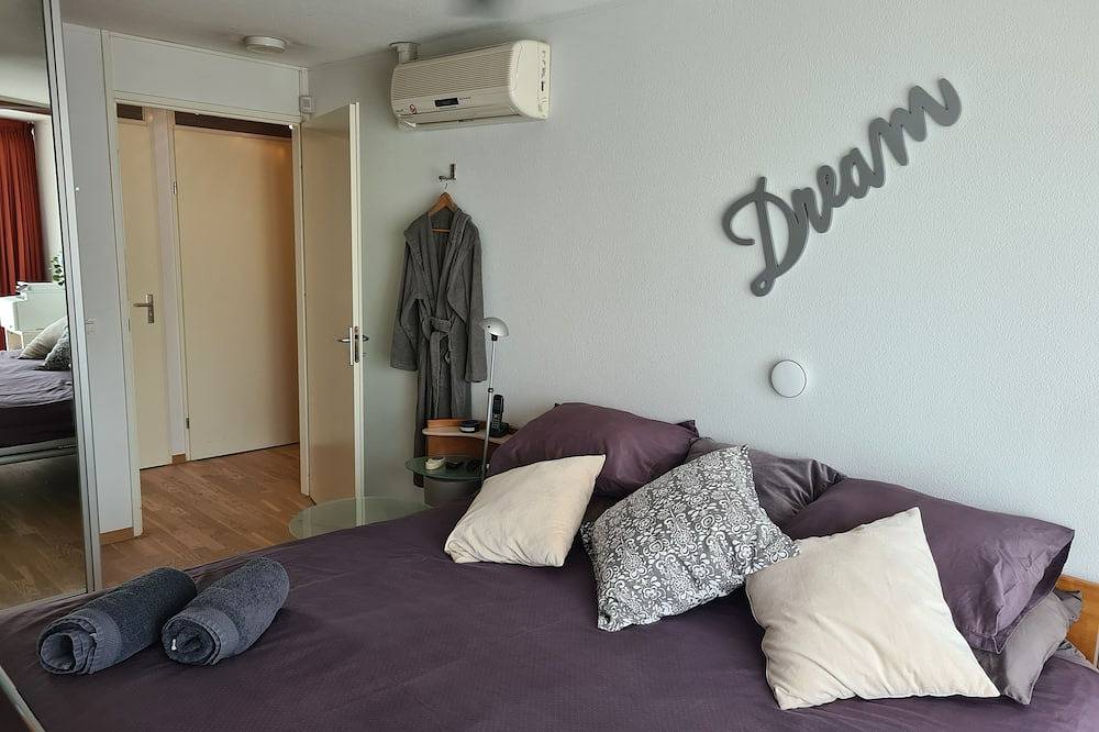 Entire apartment, Three cornerstones of modern Living: Business, Luxury living and Recreation in Rotterdam, South Holland