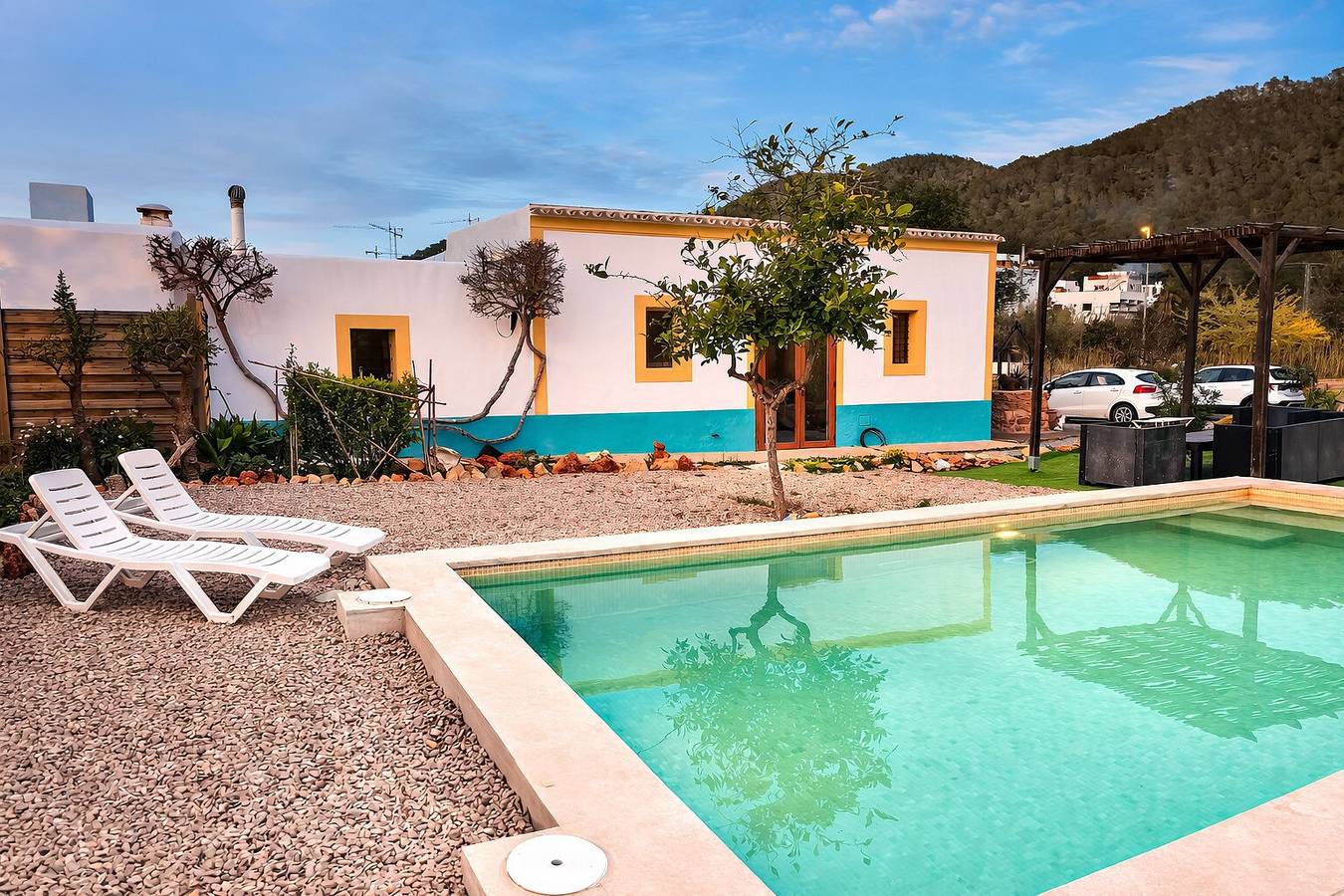 Casa rural típica junto à praia com piscina disponível a partir de março de 2026 in Port de Sant Miquel, Sant Joan de Labritja