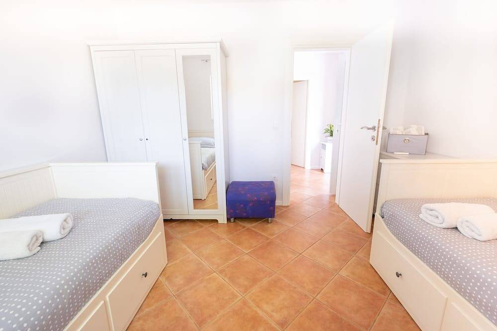 Spend amazing holidays with family, kids and friends in Villa Verandah ! ! ! in Trogir, Ciovo