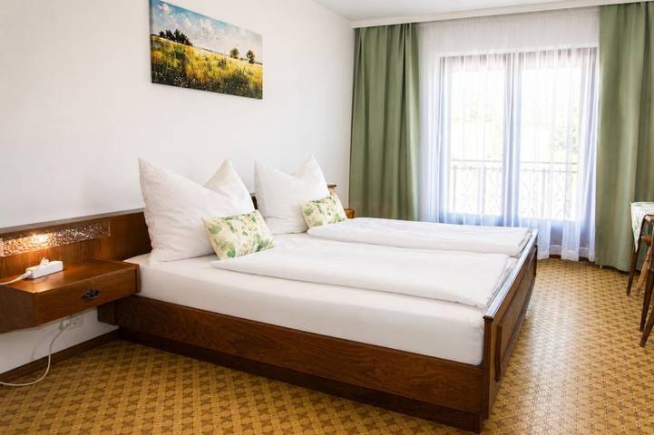 Hotel für 2 Personen, mit Balkon und Terrasse sowie Garten in Straß im Attergau