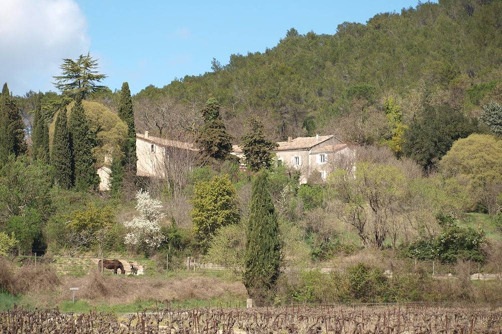 Mas de Coste, gite pour réunion familiale, amicale in Cannes-et-Clairan, Région du Vigan