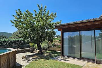 Gîte pour 6 personnes, avec jardin à Dieulefit