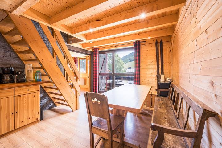 Appartement entier, Appartement 'Les Avenières - La Norma' avec vue sur les montagnes, balcon et Wi-Fi in La Norma, Villarodin-Bourget