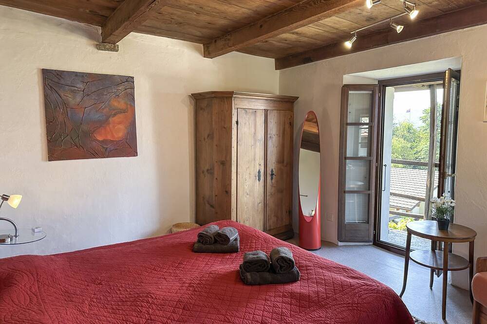 Charmantes Rustico mit Geschichte und Weitblick in Lavertezzo, Tessiner Alpen
