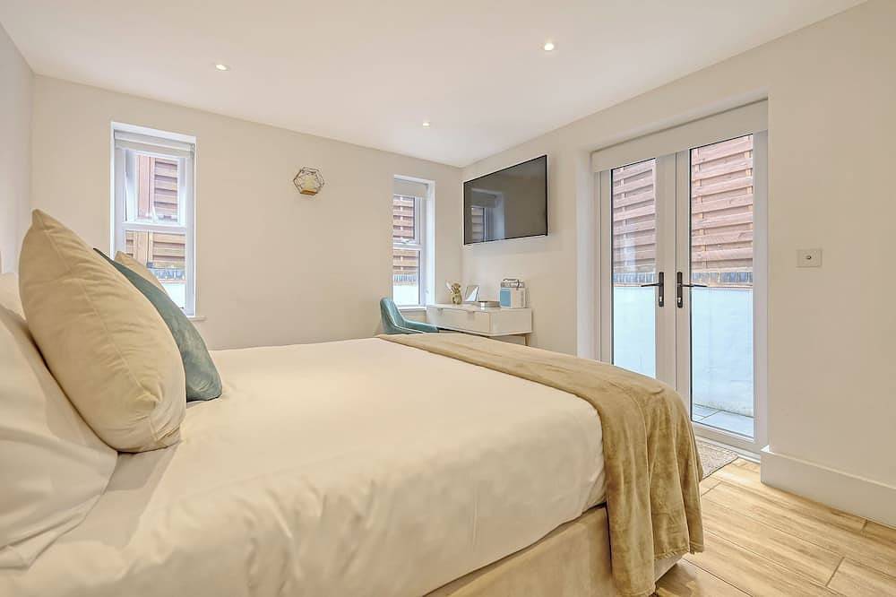 Ganze Wohnung, The Luxe Hideaway - Stunning 2 bedroom apartment in Wanstead, East London in Redbridge, London