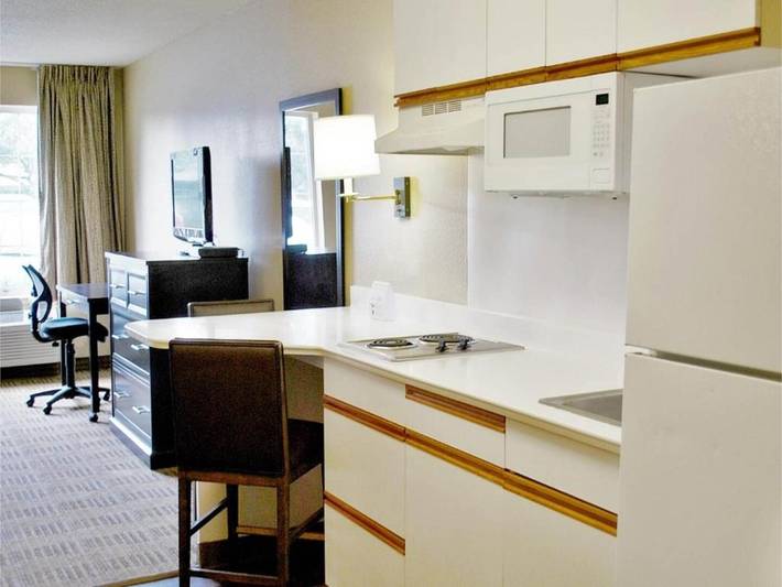 Apartamento entero, 1 cama tamaño queen | No fumadores, cocina in Vernon Hills (Illinois), Condado de Lake (IL)