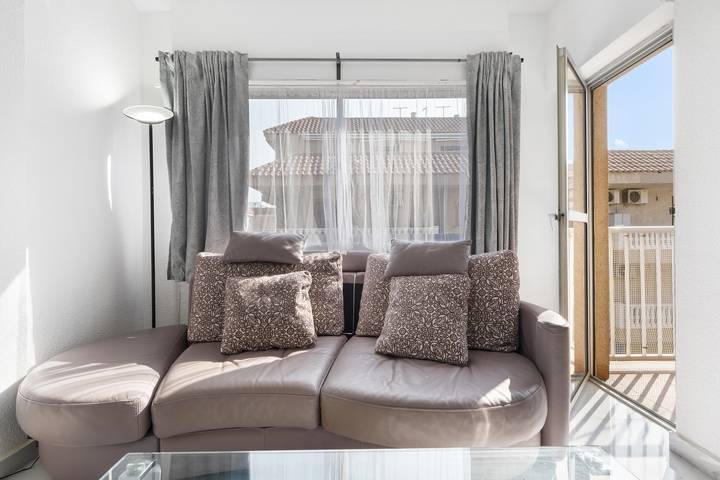 Lägenhet för 5 Personer, med balkong och sjöutsikt i Torrevieja