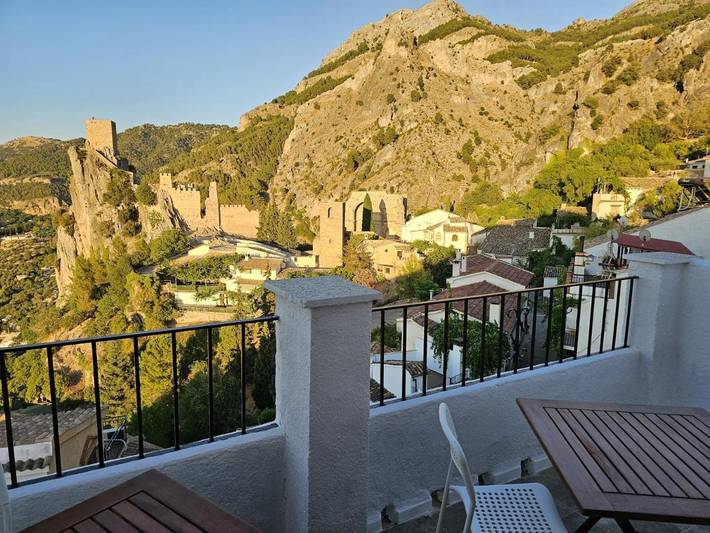Ferienhaus für 8 Personen, mit Terrasse und Pool - 1