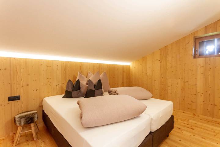 Hel lägenhet, Apartment "Daimlhof Ferienwohnung Lärchenzweig" with Mountain View, Garden, Balcony & Wi-Fi in Ums, Völs am Schlern