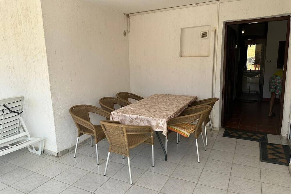Ganze Wohnung, 2-Zimmer-Ferienwohnung mit Terrasse und Meerblick Metajna (Pag in Metajna, Pag