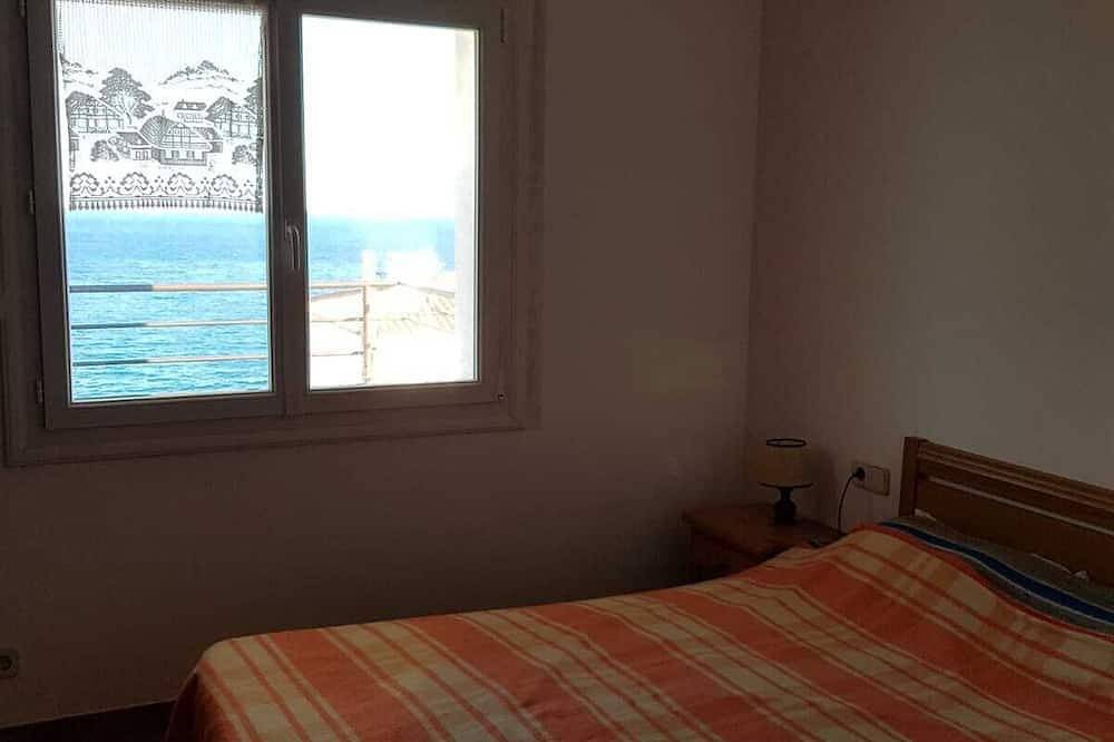 Ganze Wohnung, Apartment sea view 2 bedrooms large terrace 400m from the beach Cau del Llop in Llanca, Naturpark Cap de Creus