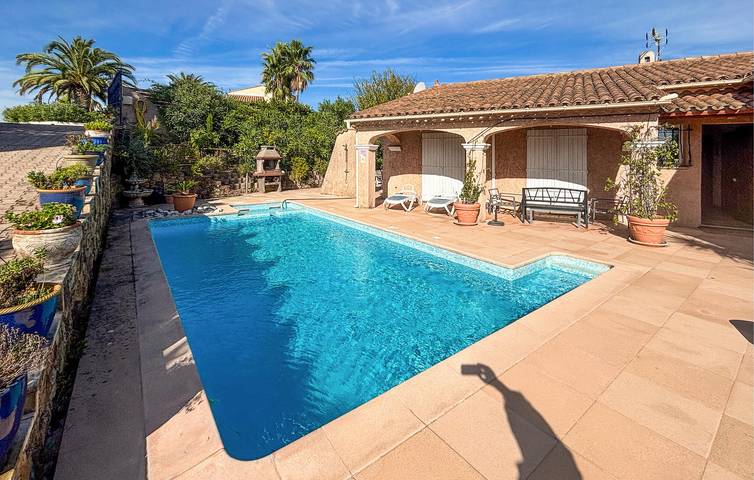 Apartamento con vistas al mar, piscina, wifi y terraza cerca de Les Adrets-de-l'Estérel in Les Adrets-de-l'Estérel, Massif de l'Esterel