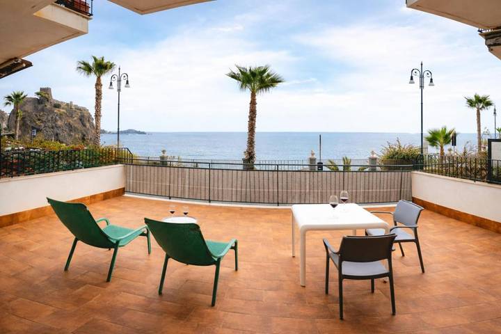 Ferienwohnung für 6 Personen, mit Terrasse und Ausblick - 1