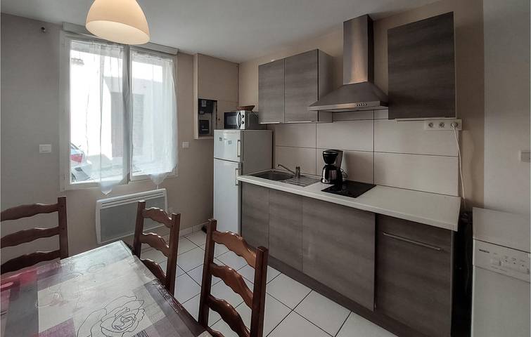 Apartamento vacacional entero, Apartamento en planta baja con calefacción, cocina y WiFi in Balaruc-les-Bains, Costa mediterránea (Francia)