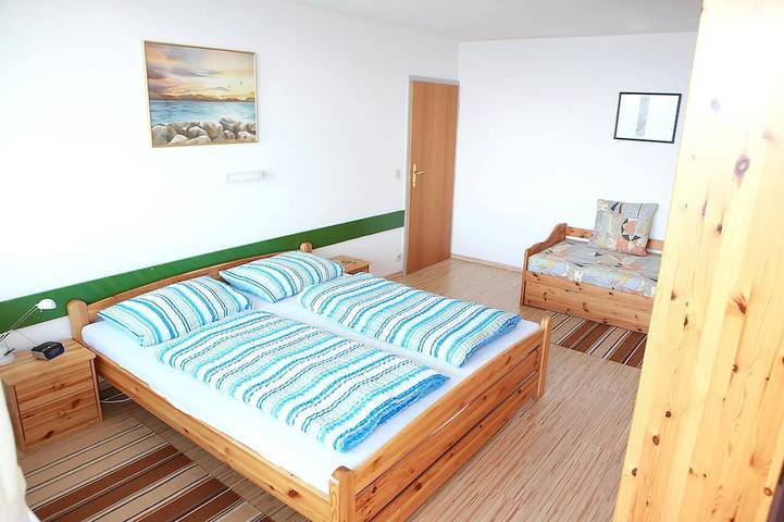 Ganze Wohnung, Geräumige Fewo (50 m²) auf der Gerlitzen mit Alpenpanorama und Seeblick in Treffen am Ossiacher See, Gerlitzen