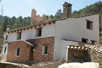 Casa rural para 6 personas, con terraza y vistas, Se admiten mascotas en Sierra de Segura